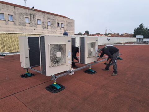 Groupes extérieurs de climatisation Hitachi au Netto-Intermarché de Riorges