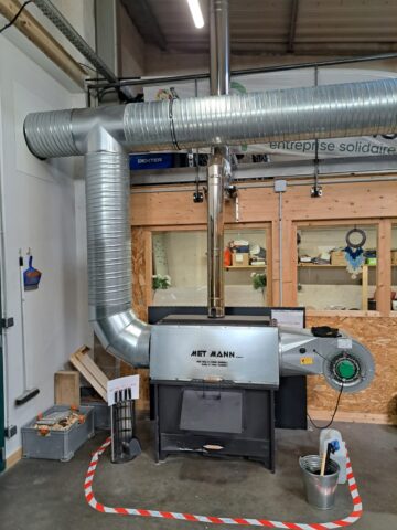 Brûle-tout pour chauffer un atelier à Lyon, photo 1